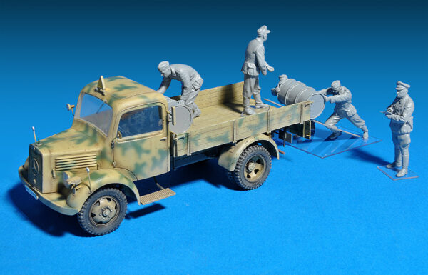 Miniart MB 1500A 4x4 Cargo Truck 1/35 Scale 35150