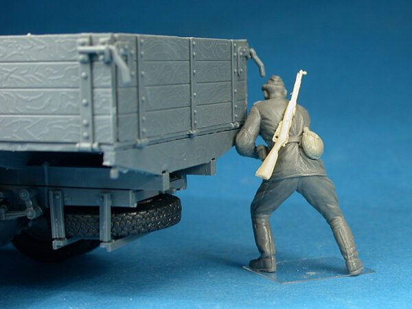 Miniart GAZ-AAA Mod 1943 Cargo Truck 1/35 Scale 35133