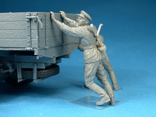 Miniart GAZ-AAA Mod 1943 Cargo Truck 1/35 Scale 35133