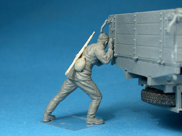 Miniart GAZ-AAA Mod 1943 Cargo Truck 1/35 Scale 35133