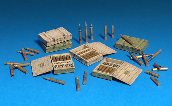 Miniart USV-BR 76-mm Gun Mod 1941 with Limber and Crew 1/35 Scale 35129