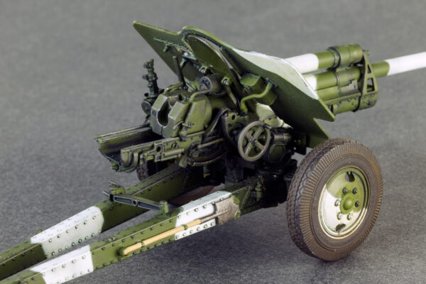 Miniart USV-BR 76-mm Gun Mod 1941 with Limber and Crew 1/35 Scale 35129