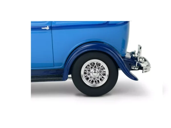 Revell 1932 Ford Tudor Sedan 2n1 1/25 Scale RMX 85-4553 14553