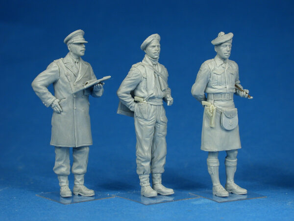 Miniart British Officers 1/35 Scale 35165