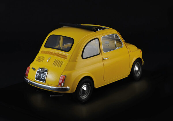 Italeri 1968 Fiat 500F Upgraded Edition 1/12 Scale 4715