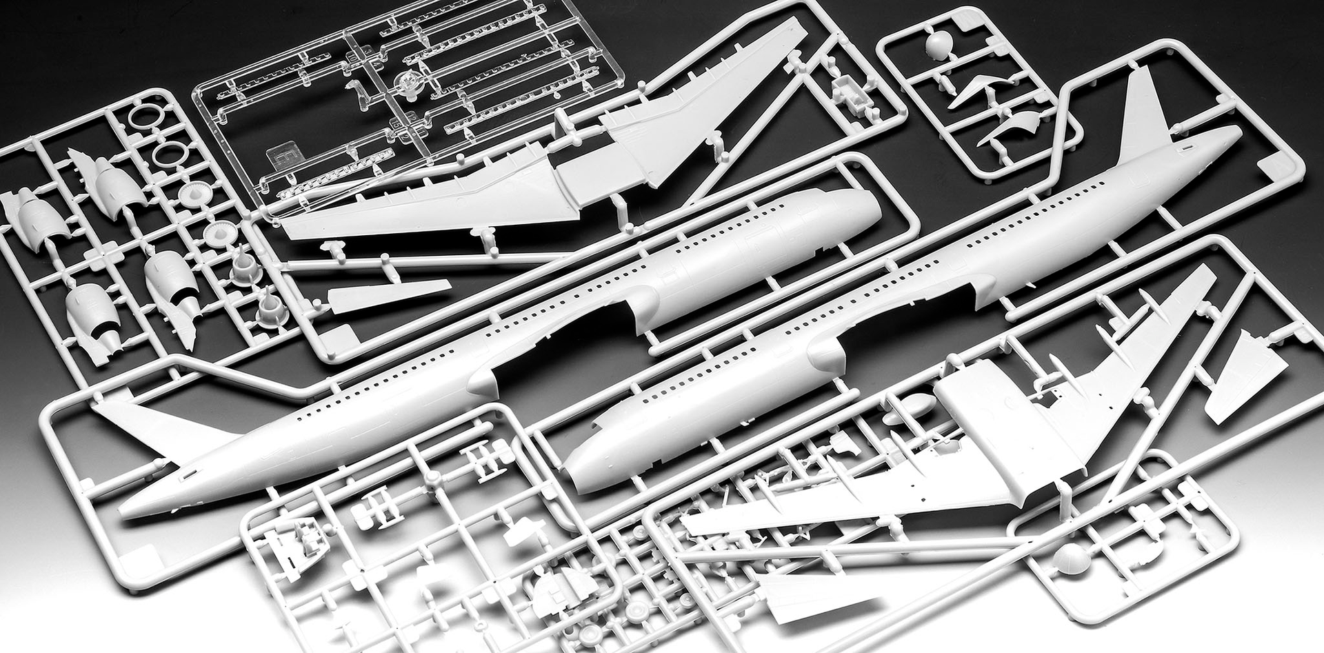 Revell Airbus A321-200 Condor 1/144 Scale 03788