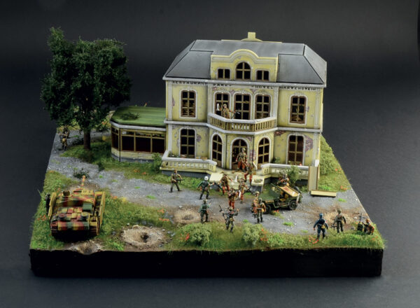 Italeri 1944 Market Garden Hartenstein Hotel Battle Set 1/72 Scale 9107