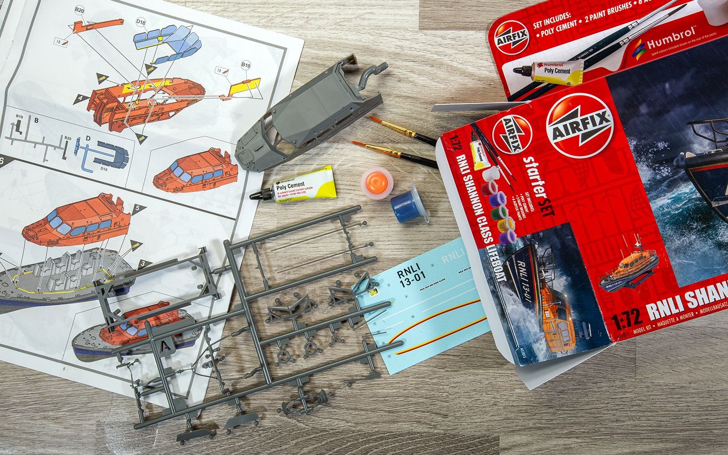 Airfix RNLI Shannon Class Lifeboat 1/72 Scale A55015 Model Set