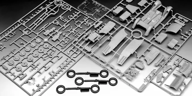 Revell Typ 320 W142 Cabriolet 1/35 Scale 03354