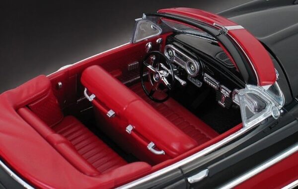 Moebius Models 1952 Hudson Hornet Convertible 1/25 Scale 1204