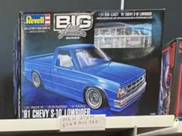 Revell 1991 Chevy S-10 Lowrider 1/25 Scale 85-4562 14562