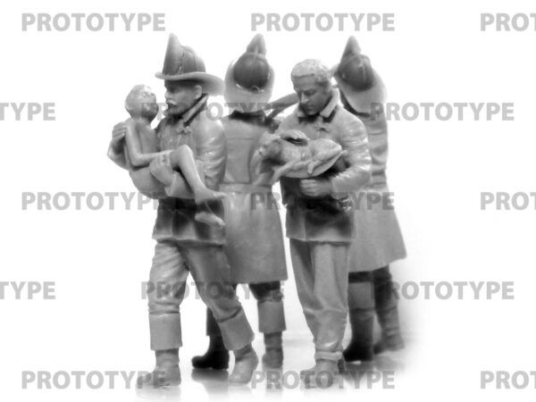 ICM American Fire Truck Crew 1910s 1/35 Scale 35622