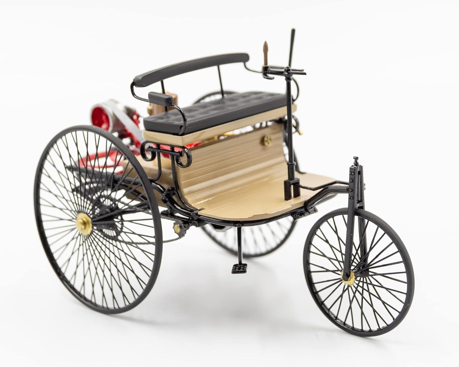 ICM Benz Patent-Motorwagen 1886 Easy Version with Plastic Wheel-spokes 1/24 Scale 24042