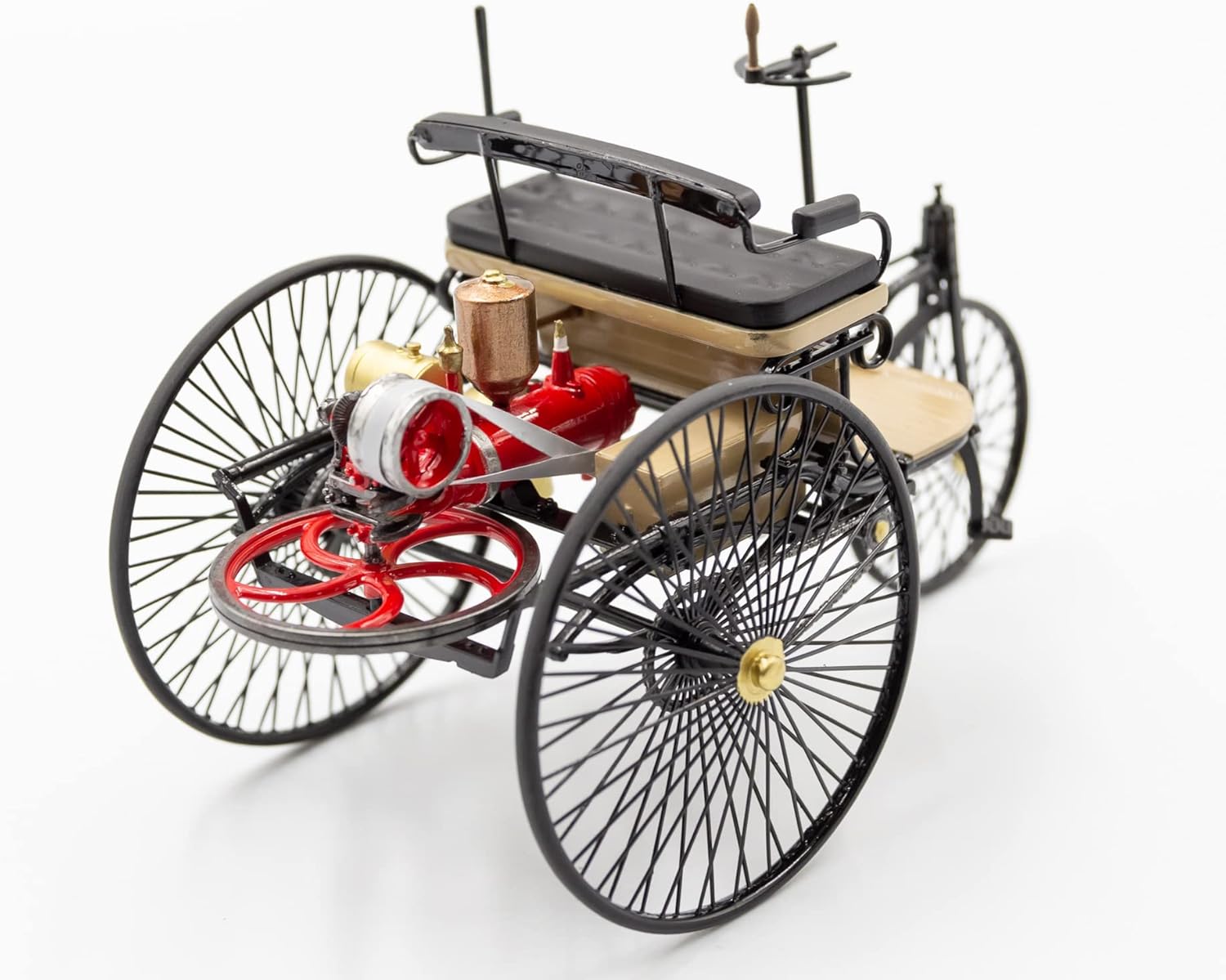 ICM Benz Patent-Motorwagen 1886 Easy Version with Plastic Wheel-spokes 1/24 Scale 24042