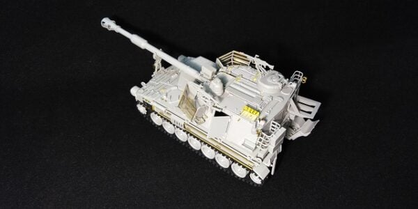 Kinetic Models IDF M109 Doher Rochev Self-Propelled Howitzer 1/35 Scale K61009