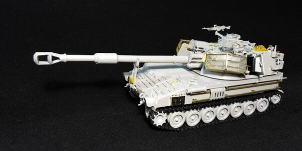 Kinetic Models IDF M109 Doher Rochev Self-Propelled Howitzer 1/35 Scale K61009