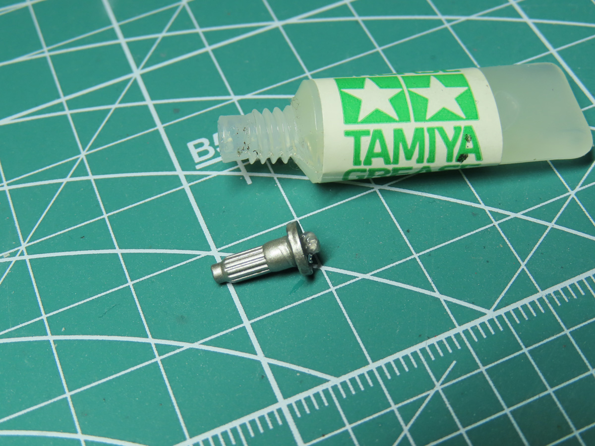 Paiting with Tamiya X32 and Adding Tamiya Grease