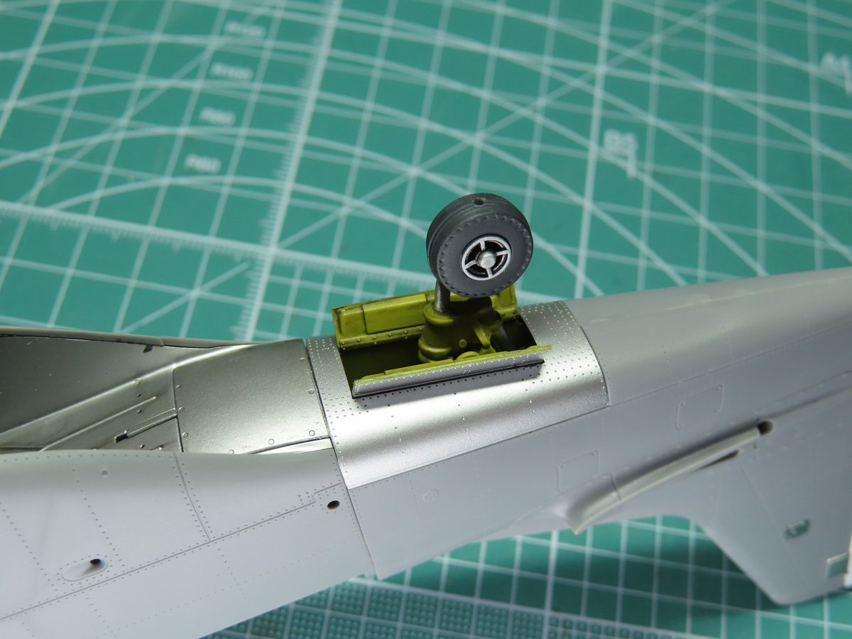 Tail Wheel Open