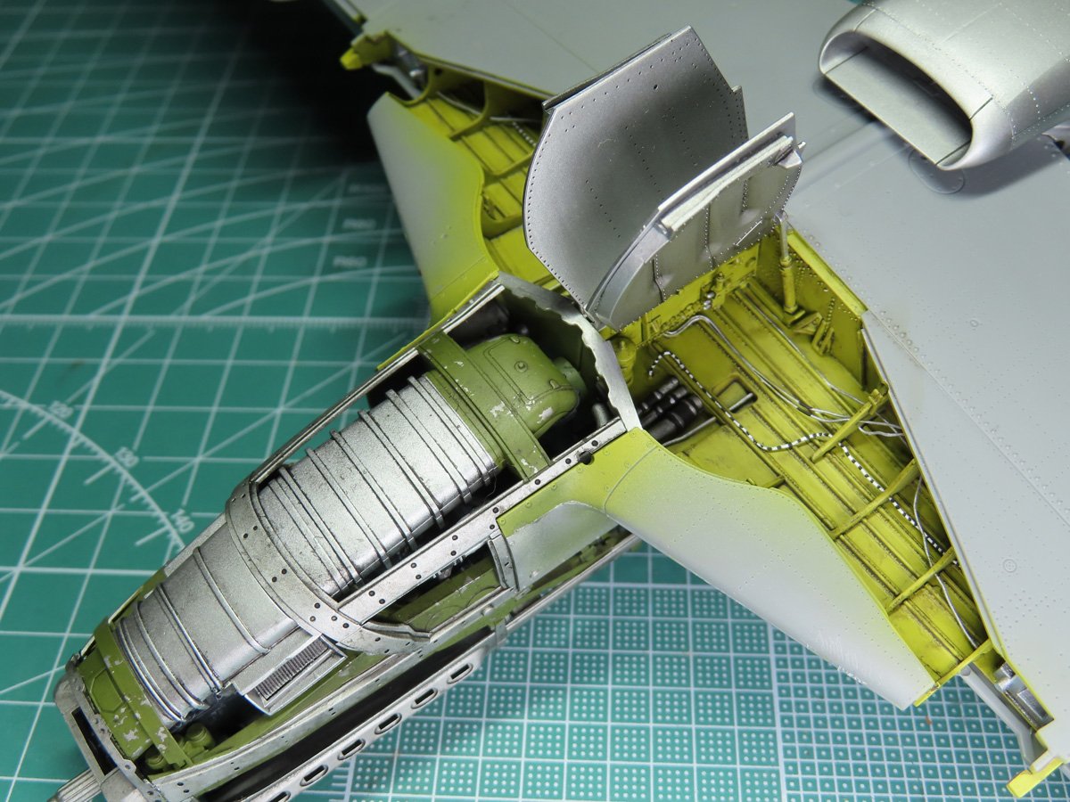 Attaching the Lower Carburetor Section