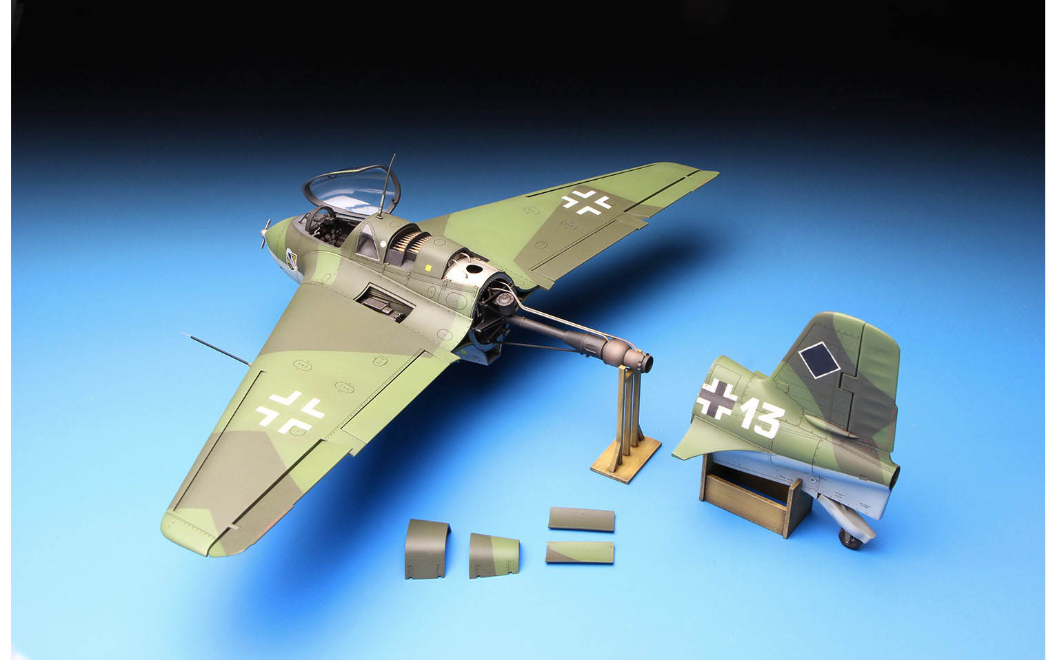Meng Messerschmitt Me163B Komet Rocket Powered Intereceptor 1/32 Scale QS-001