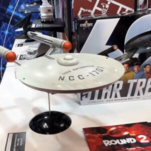 Polar Lights USS Enterprise NCC-1701 1/350 Scale