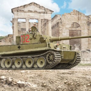 Italeri Pz Kpfw VI Tiger I Ausf H tp WWII Tank 1/35 Scale 6767