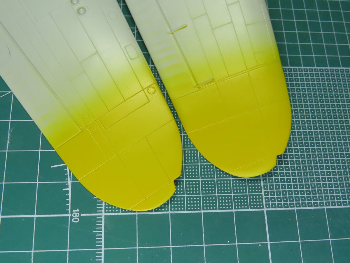 Yellow Markings on Wingtips