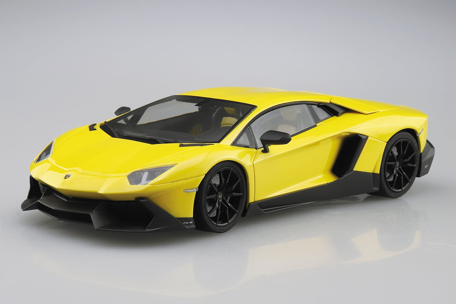 Aoshima Lamborghini Aventador 50th Anniversario 1/24 Scale 20544