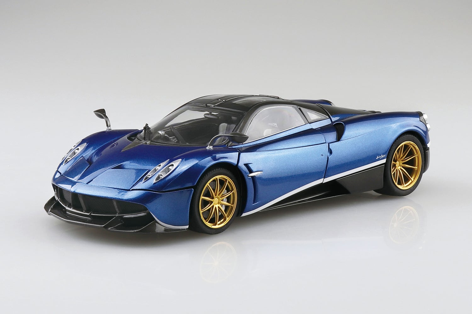Aoshima Pagani Huayra Pacchetto Tempesta 1/24 Scale 20545