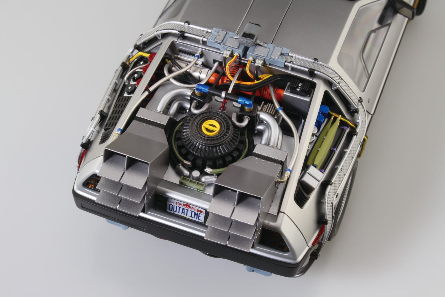 Aoshima Time Machine from Back to the Future Part I with Marty Mcfly Figure 1/24 Scale 20594 Engine Detail
