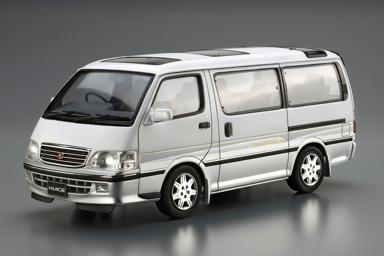 Aoshima Toyota KZH100G Hi Ace Super Custom 1/24 Scale 20552