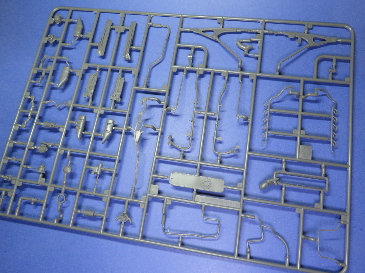 Sprue H Engine Detail